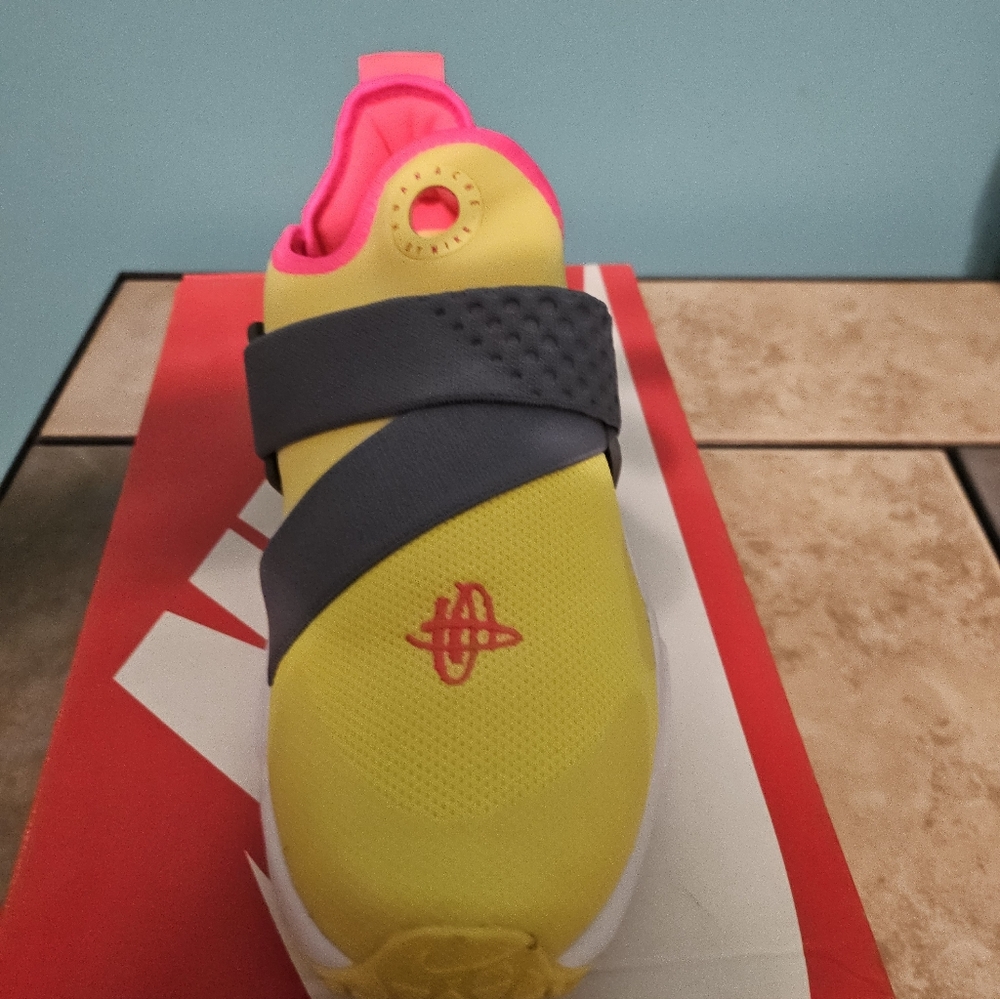 Nike Dynamic Yellow Huarache Extreme